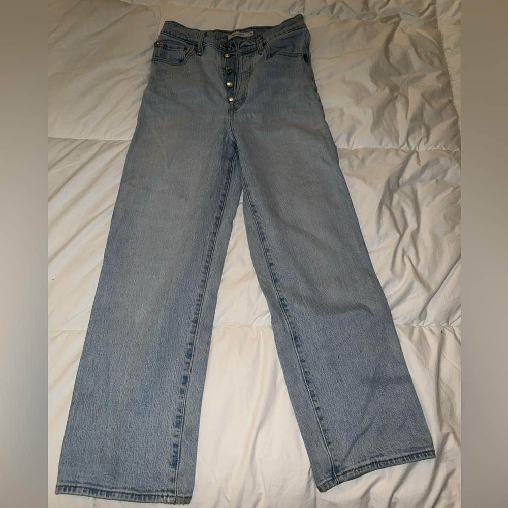 Levi's Straight Leg Jeans in Light Blue Wash